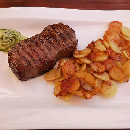 酒店 Tuniberg Restaurant 3*