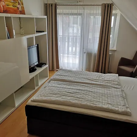 Tuniberg Restaurant Hotel 3*