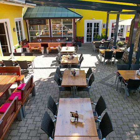 Tuniberg Restaurant 酒店 3*
