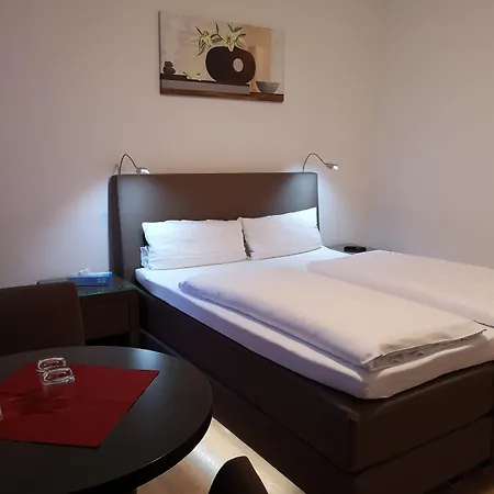 Tuniberg Restaurant Hotel 3*