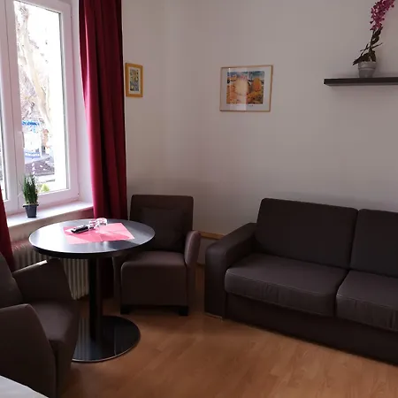 Tuniberg Restaurant 酒店