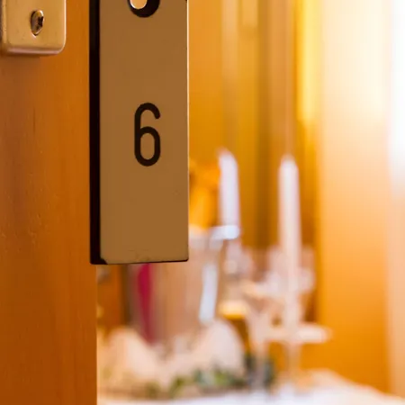Tuniberg Restaurant 3* 弗赖堡