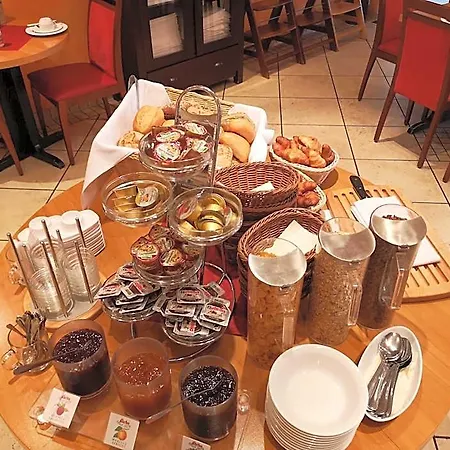 Tuniberg Restaurant 酒店 3*