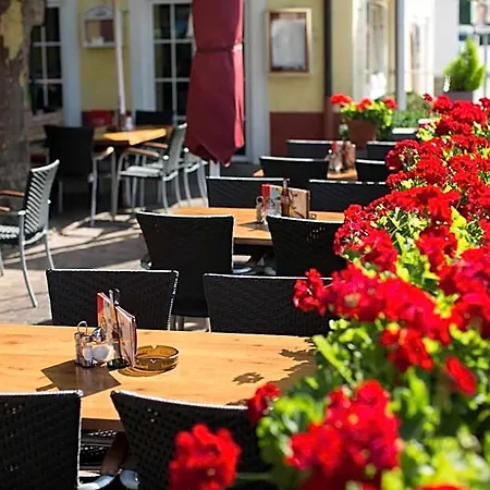 Tuniberg Restaurant 酒店 3*