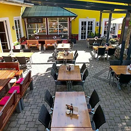 Tuniberg Restaurant 酒店 3*