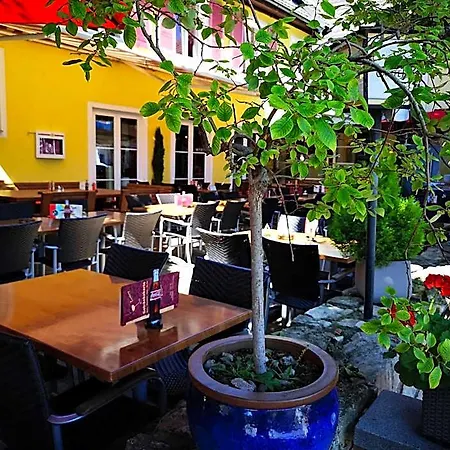 Tuniberg Restaurant 3*