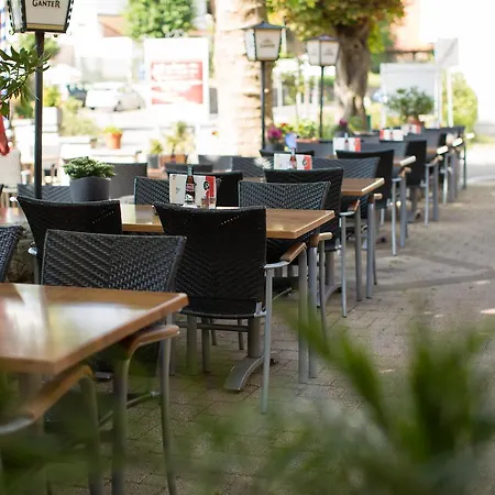 Tuniberg Restaurant 酒店 3*