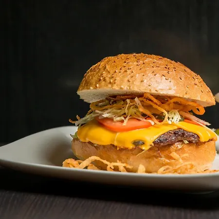 Tuniberg Restaurant Hotel 3*