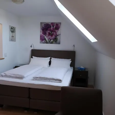 Tuniberg Restaurant Hotel 3*