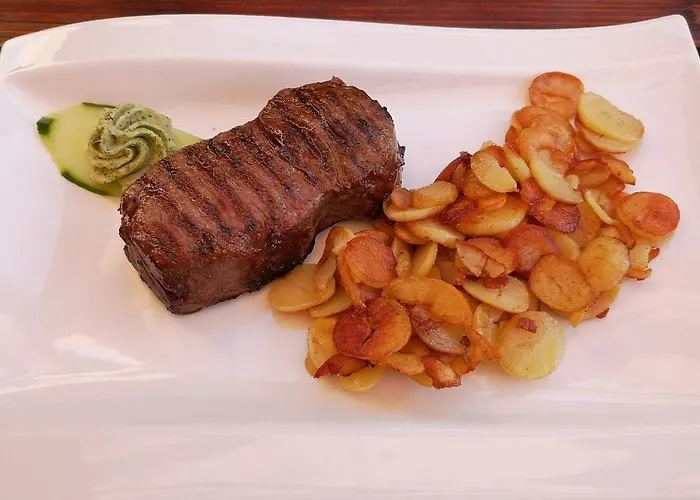 Hotel Tuniberg Restaurant 3*