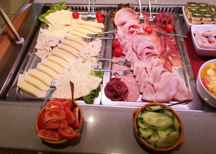 Tuniberg Restaurant Hotel 3*